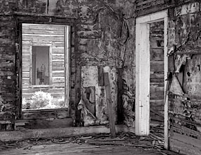 Thinnes House, ghost town, with contrast mask